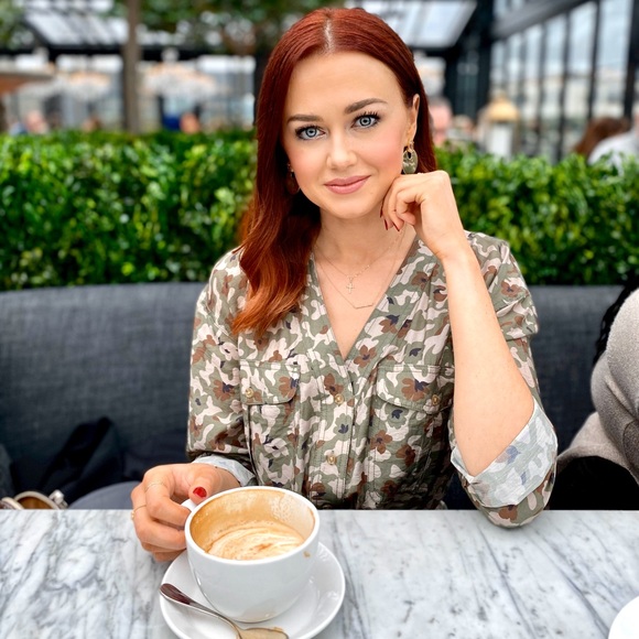 Meet your Posher, Yelena - Picture 1 of 1